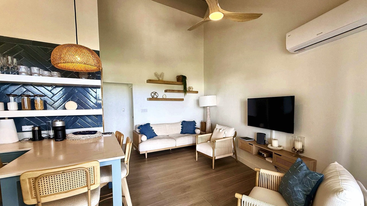 Photo of Livingroom in Weston