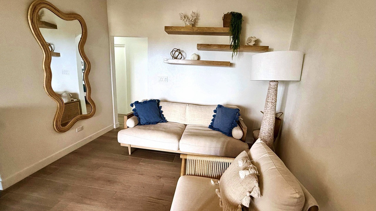 Photo of Livingroom in Weston