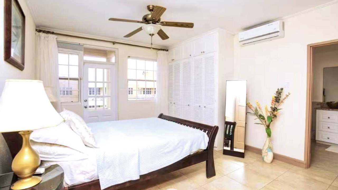 Photo of Bedroom in Oistins