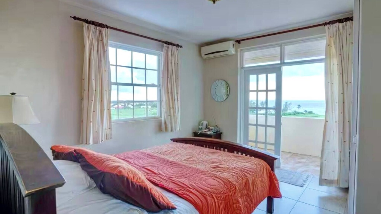 Photo of Bedroom in Oistins