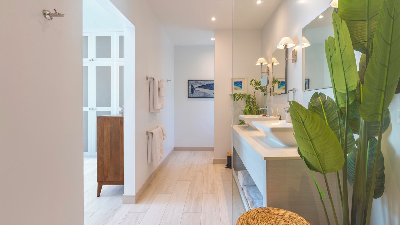 Photo of Bathroom in Porters
