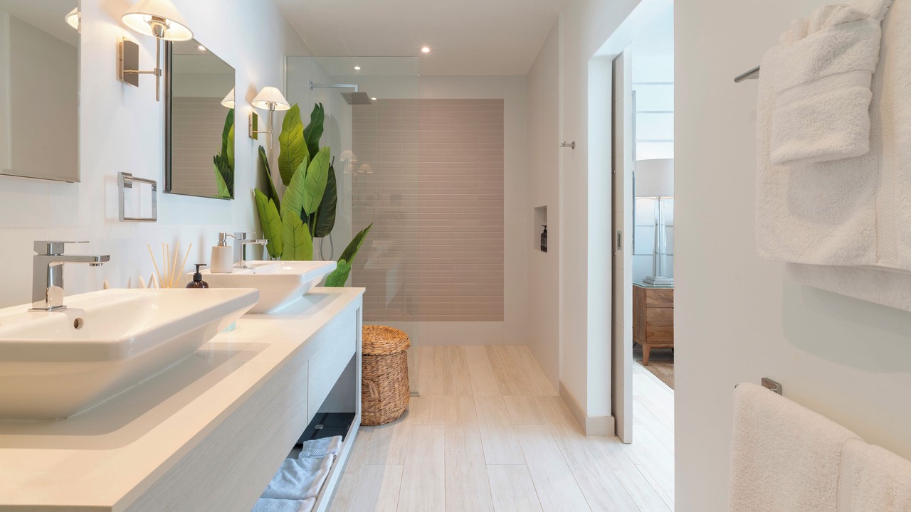 Photo of Bathroom in Porters