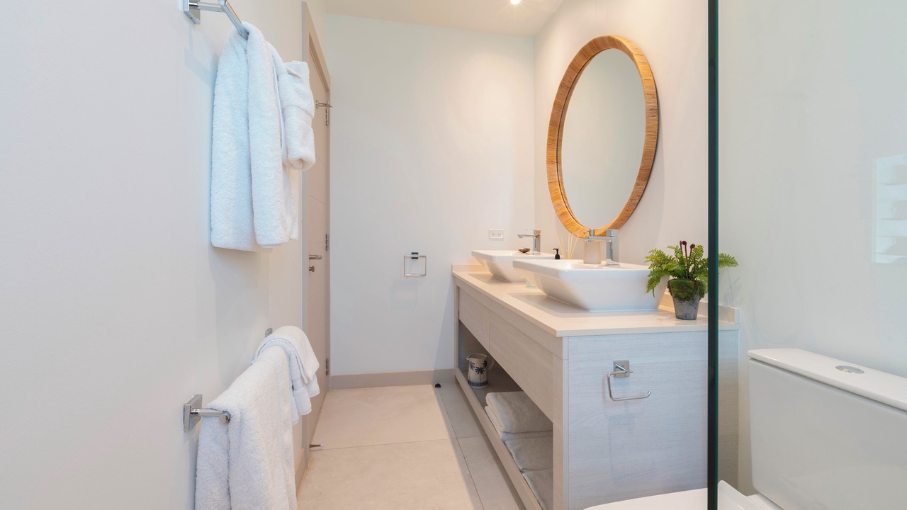 Photo of Bathroom in Porters