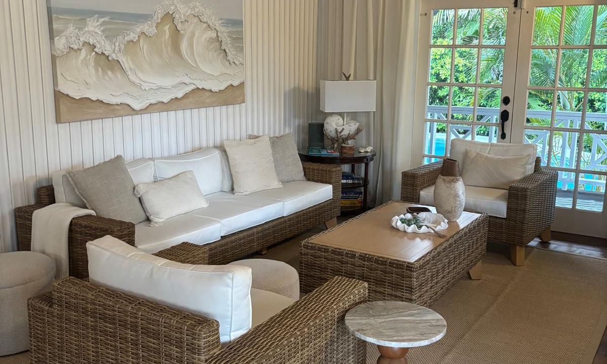 Photo of Livingroom in Below Rock