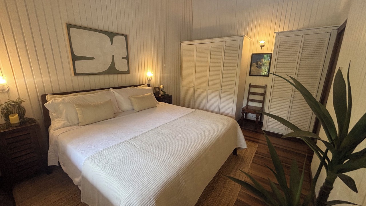 Photo of Bedroom in Below Rock