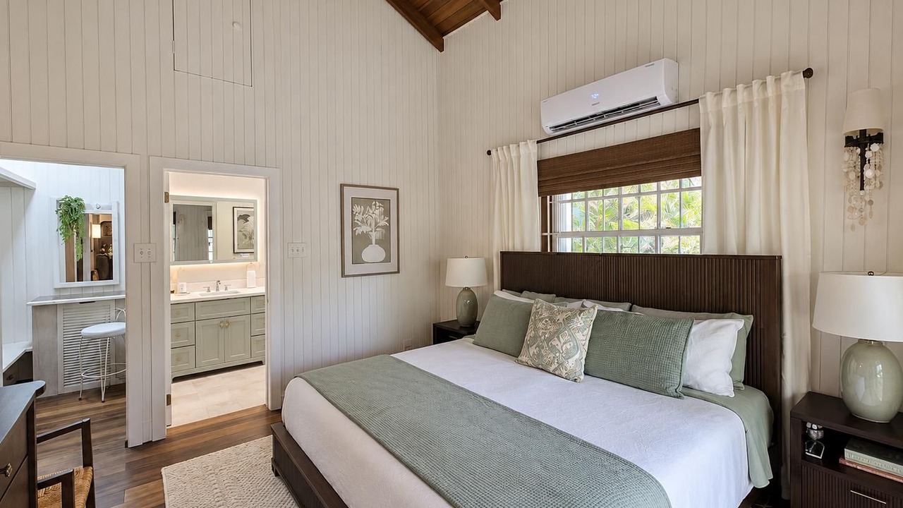 Photo of Bedroom in Below Rock