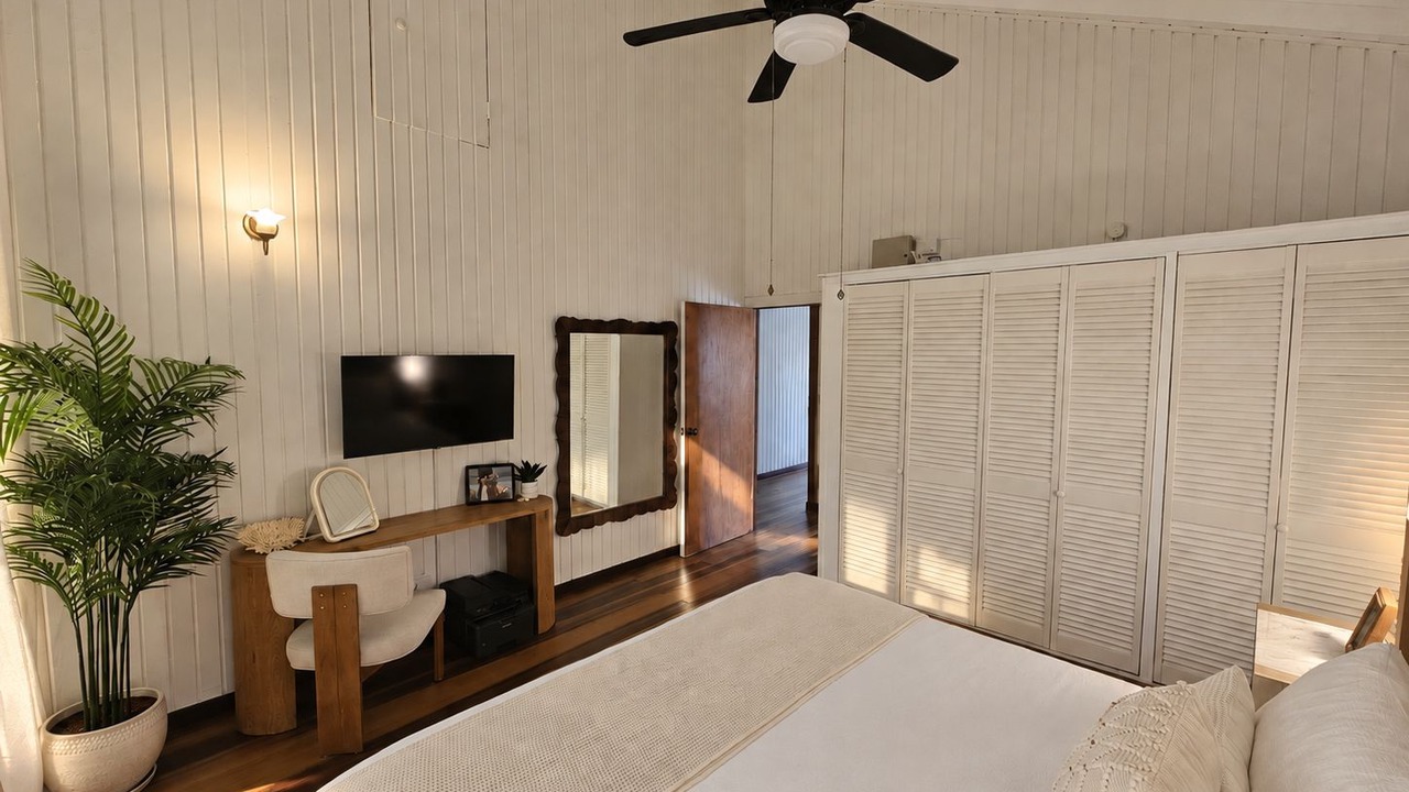 Photo of Bedroom in Below Rock