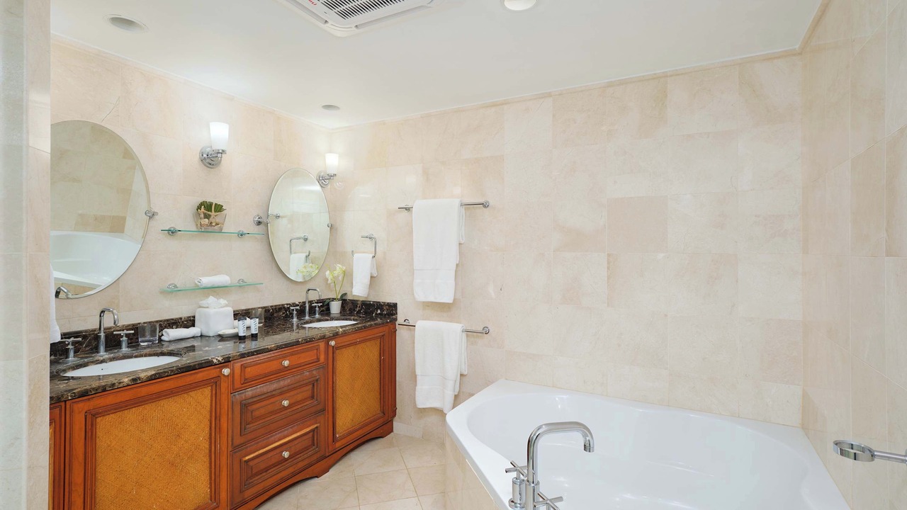 Photo of Bathroom in Little Battaleys