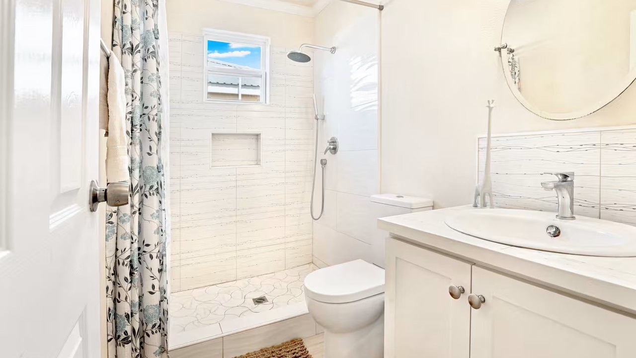 Photo of Bathroom in Maxwell