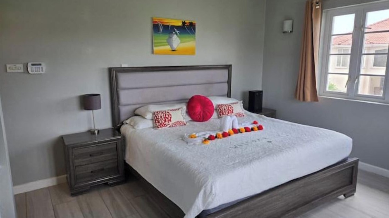 Photo of Bedroom in Oistins