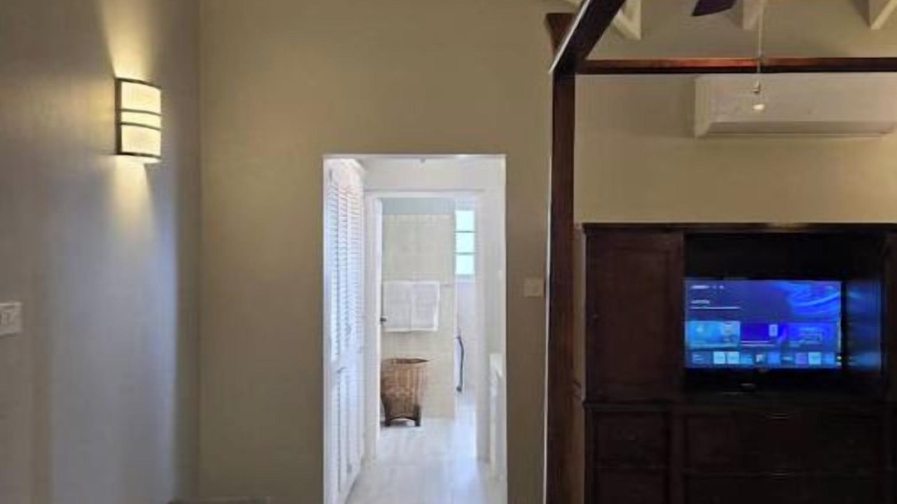 Photo of Bedroom in Oistins