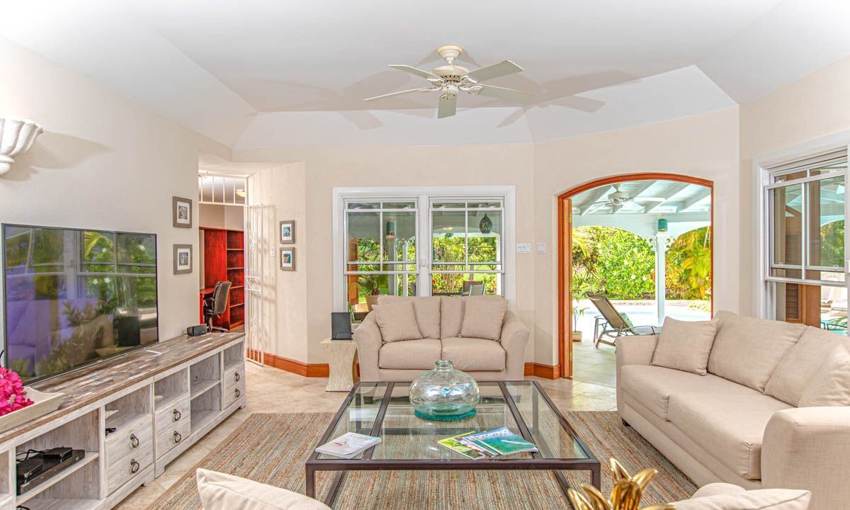 Photo of Livingroom in Gibbs Bay