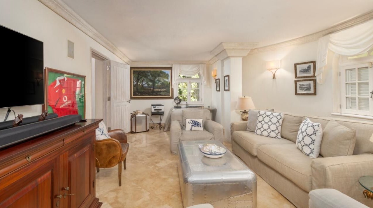 Photo of Livingroom in Gibbs Bay