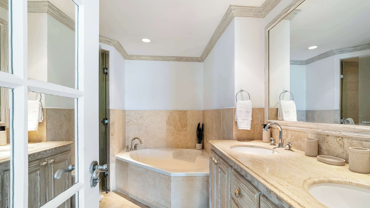 Photo of Bathroom in Sunset Crest