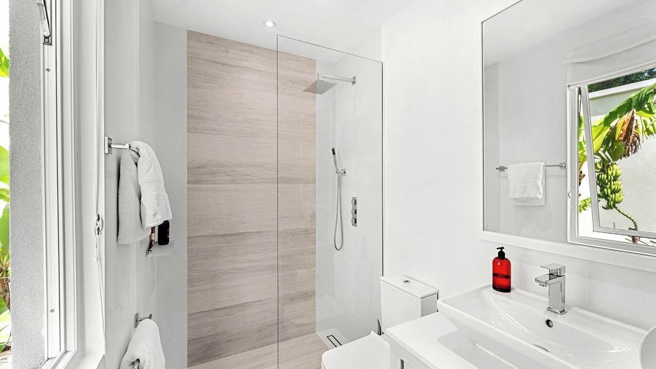 Photo of Bathroom in Porters
