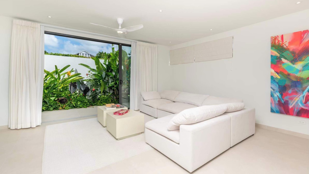 Photo of Livingroom in Weston