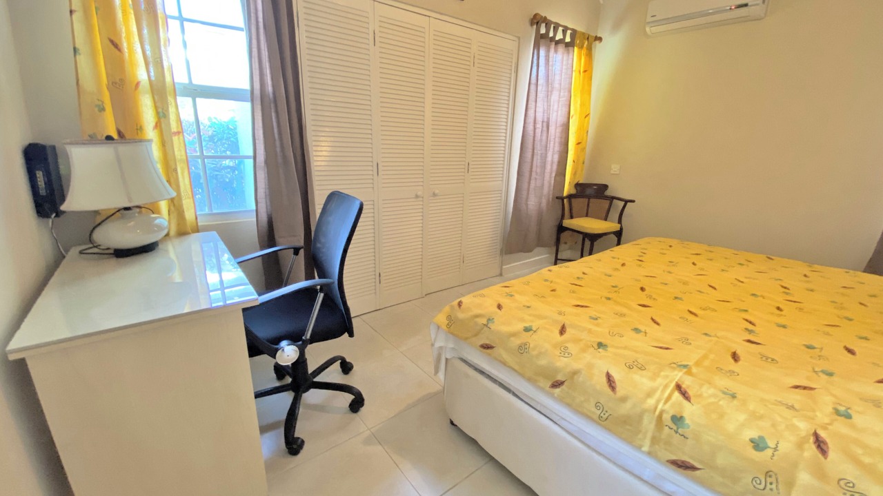 Photo of Bedroom in Apple Hall