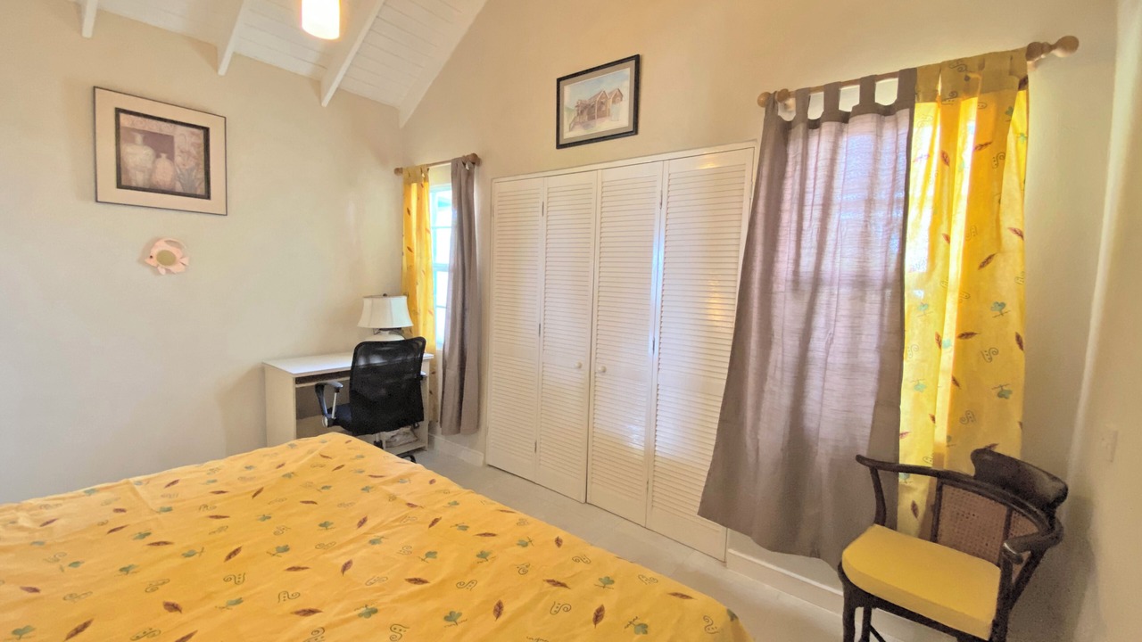 Photo of Bedroom in Apple Hall