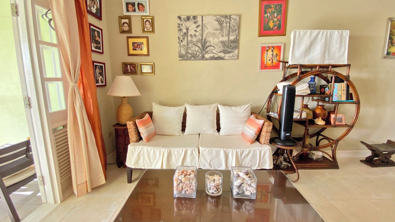 Photo of Livingroom in Apple Hall