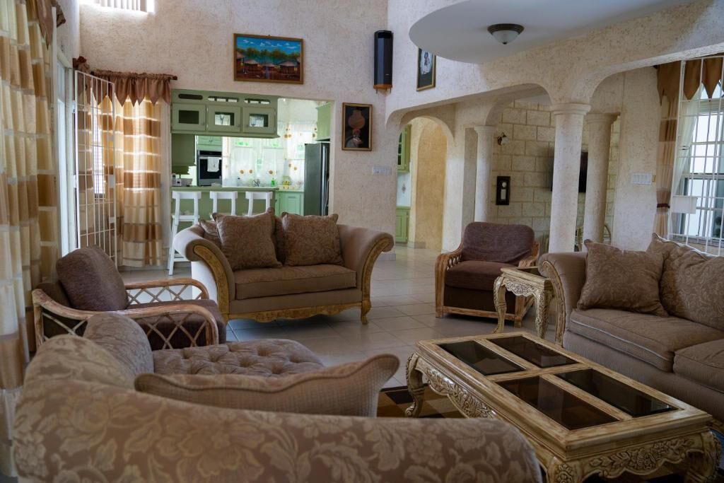 Photo of Livingroom in Holder's Hill