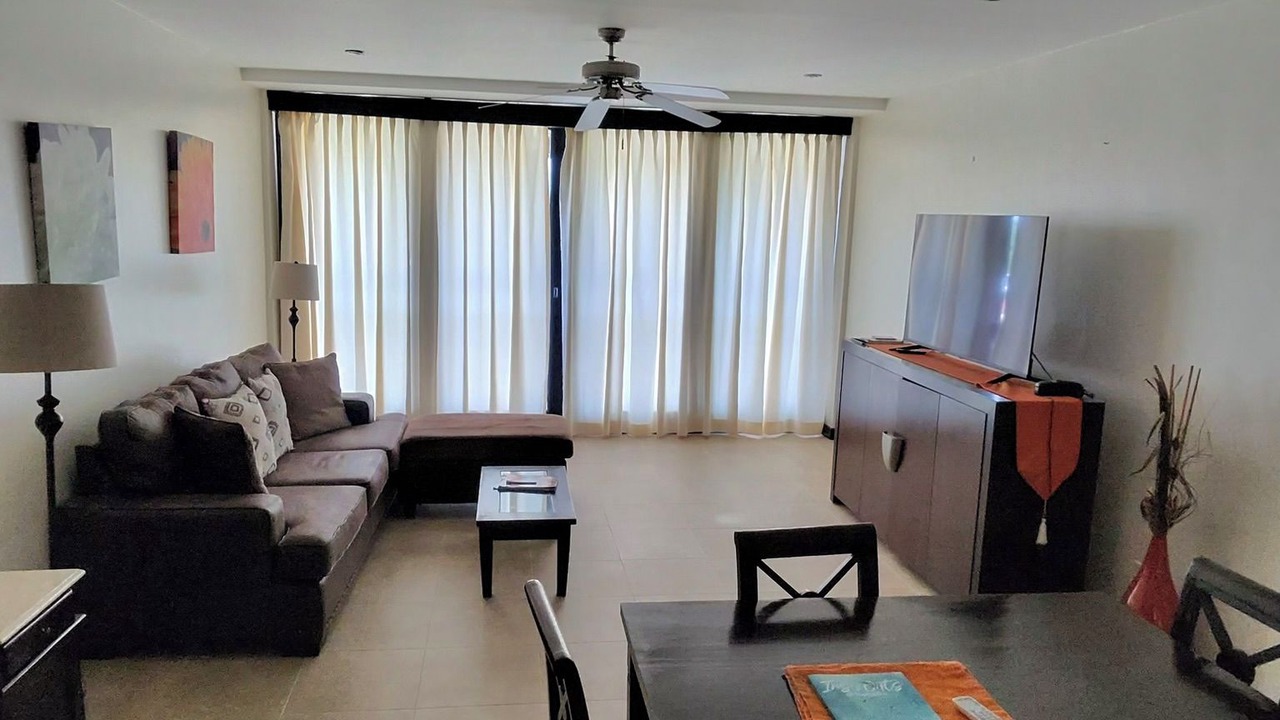 Photo of Livingroom in Marine Gardens