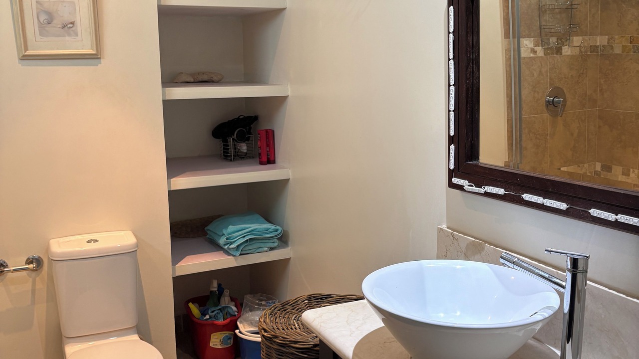 Photo of Bathroom in Marine Gardens