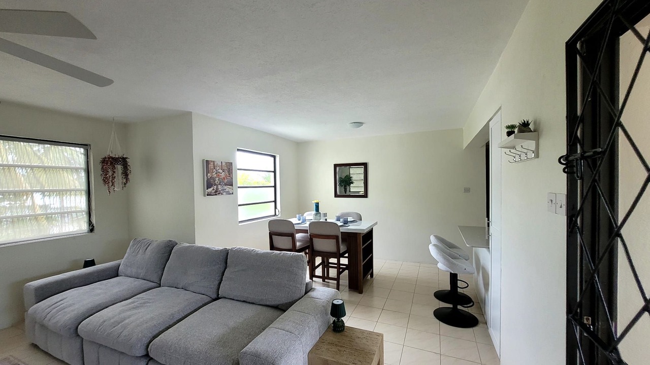 Photo of Livingroom in Blue Waters