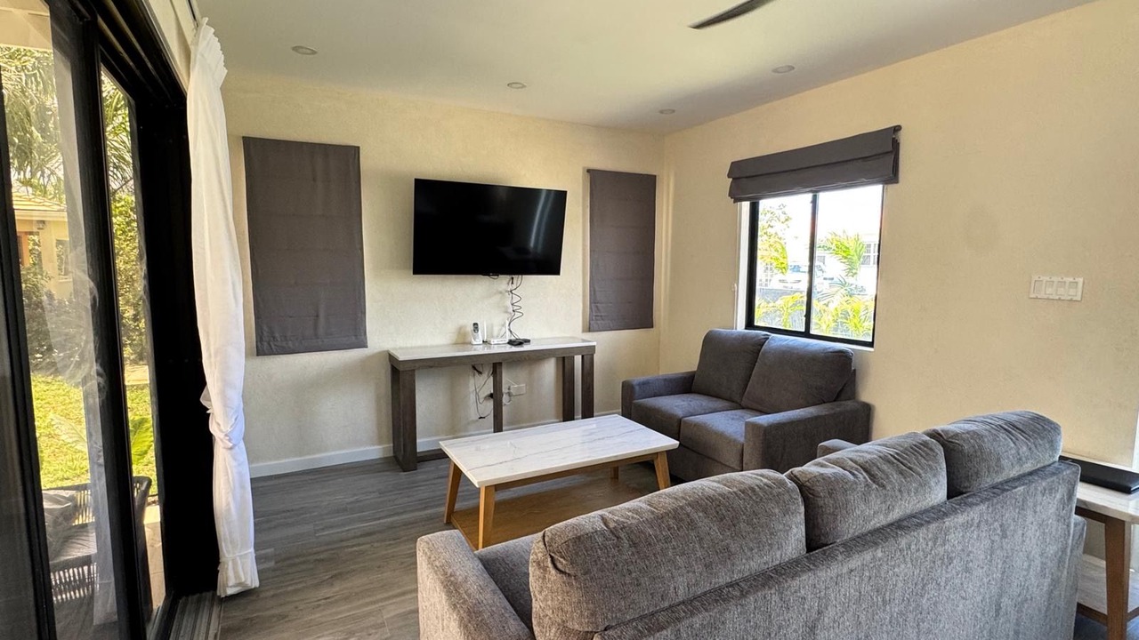 Photo of Livingroom in Gibbs Bay