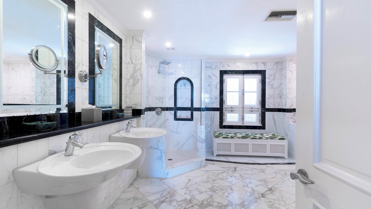 Photo of Bathroom in Schooner Bay