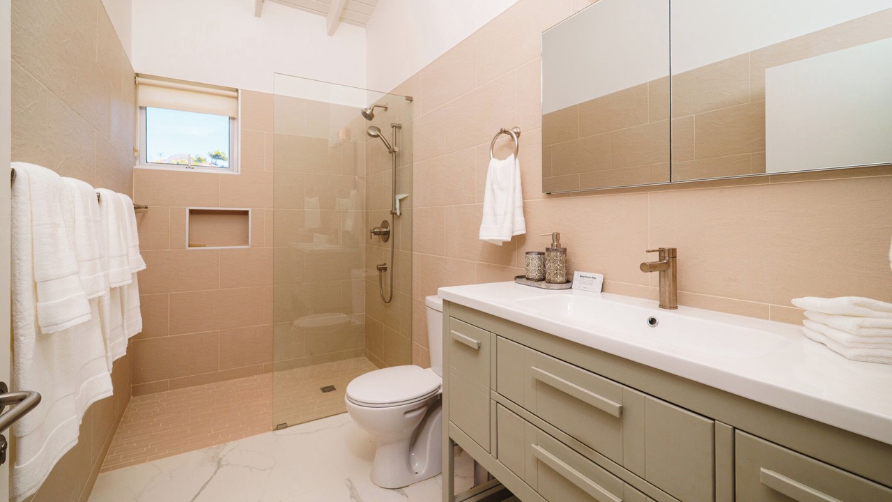 Photo of Bathroom in Porters