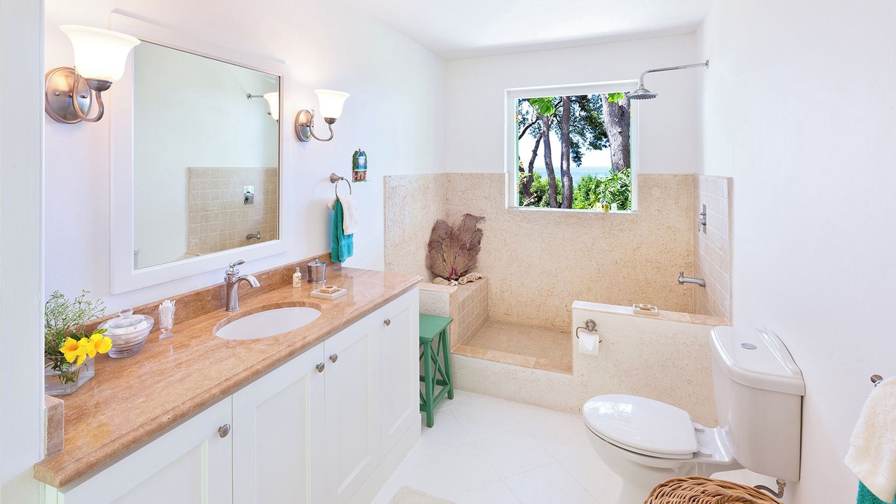 Photo of Bathroom in Clinketts