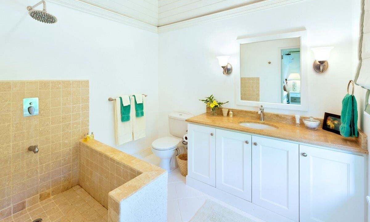 Photo of Bathroom in Clinketts