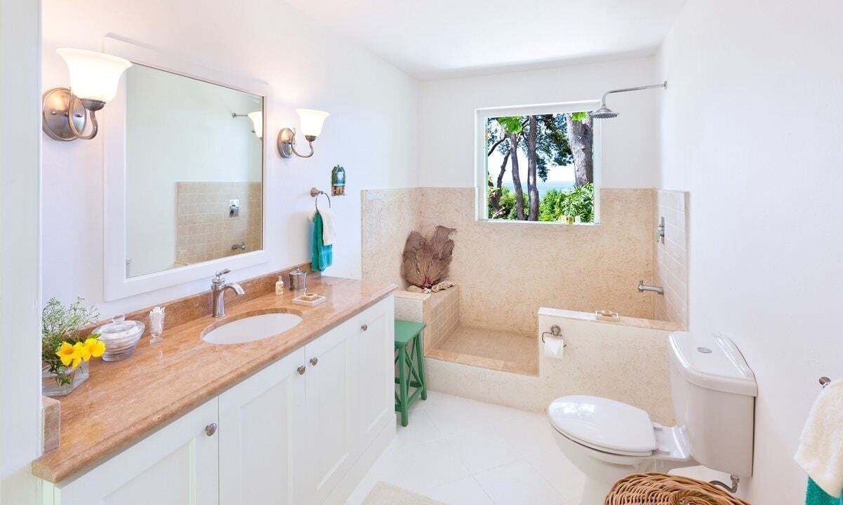 Photo of Bathroom in Clinketts