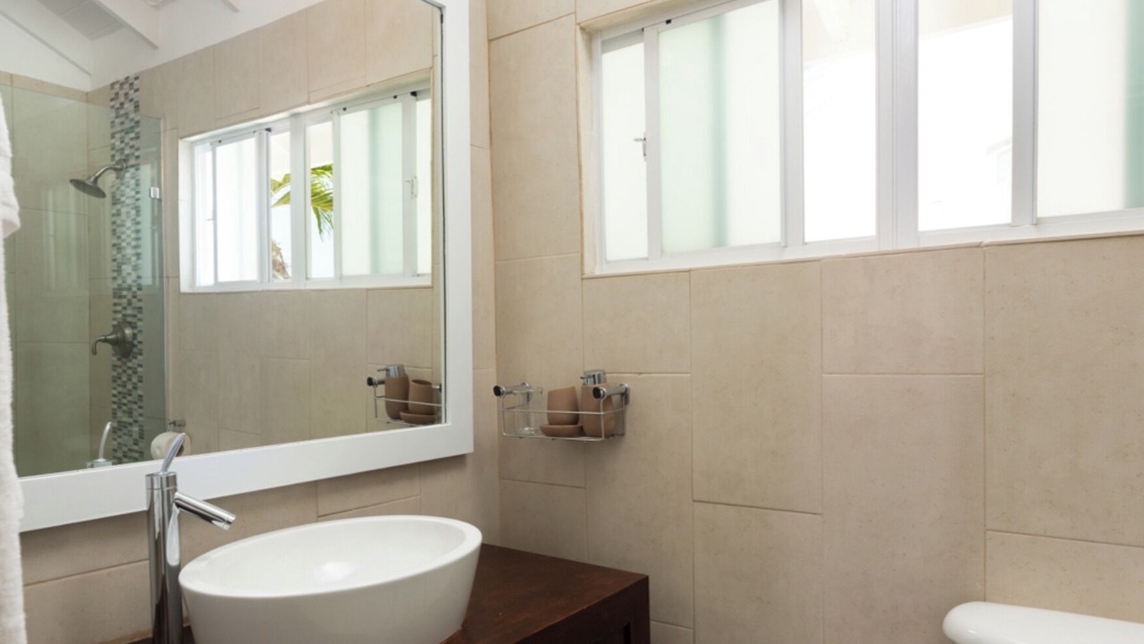 Photo of Bathroom in Porters