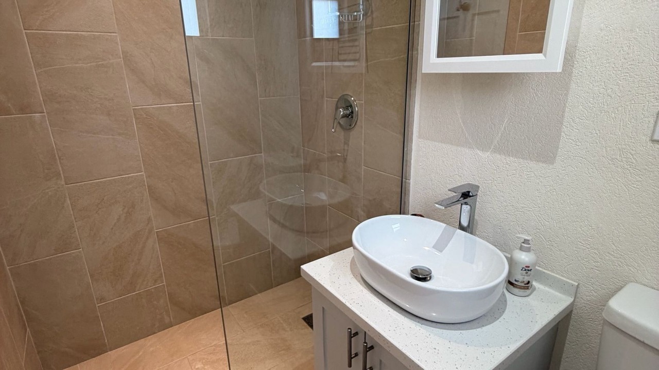 Photo of Bathroom in Porters