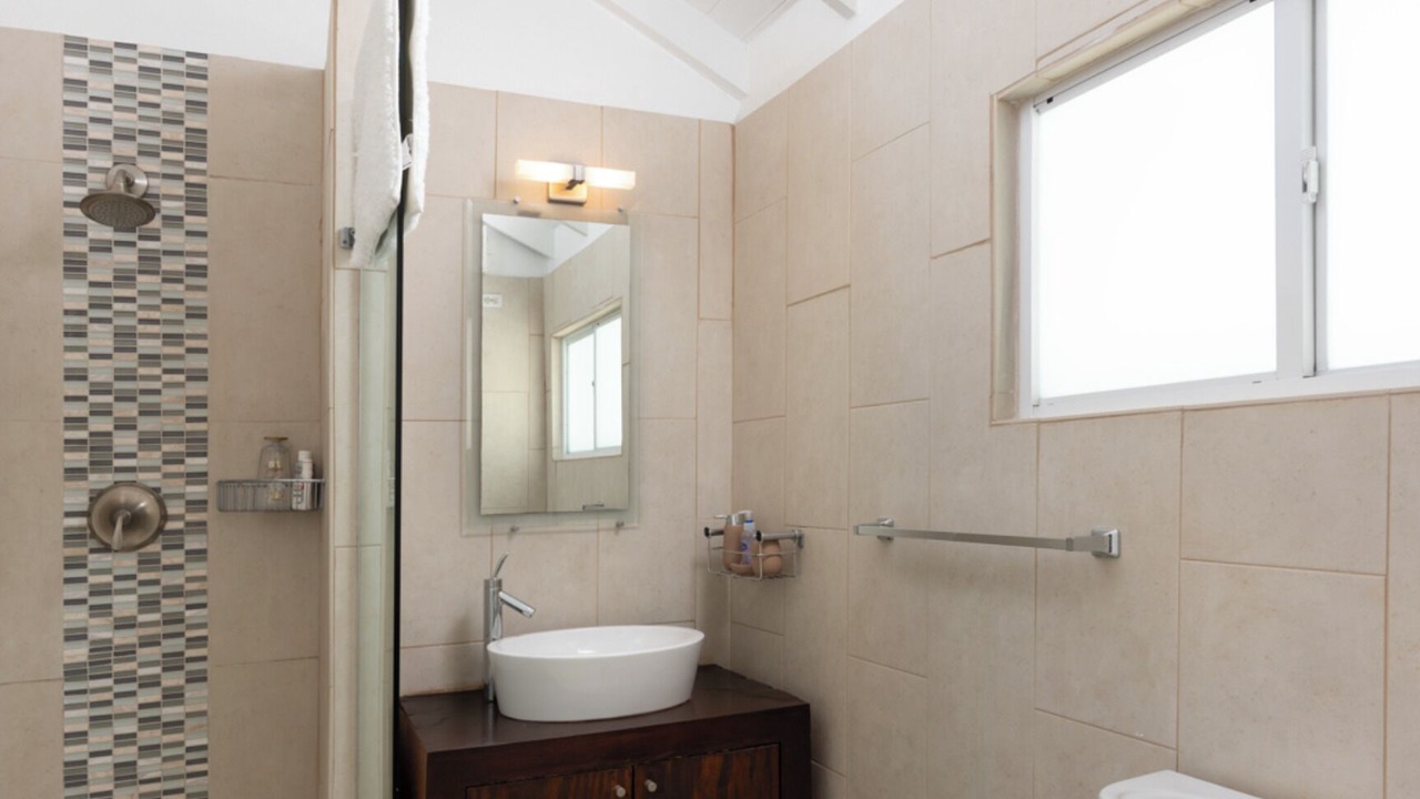 Photo of Bathroom in Porters
