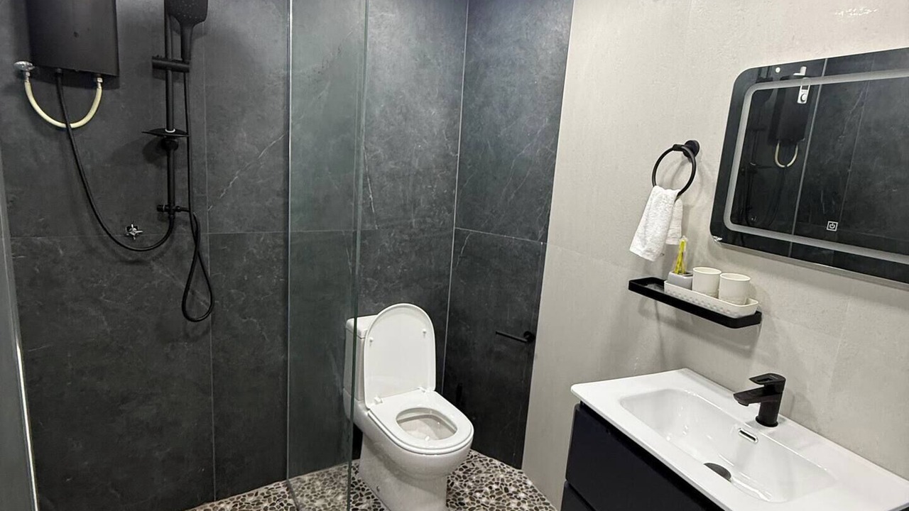 Photo of Bathroom in Henrys