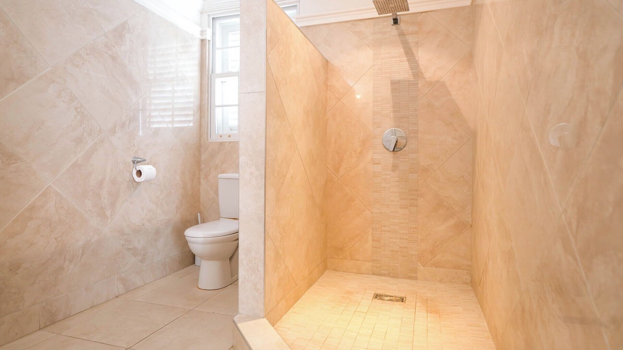 Photo of Bathroom in Porters