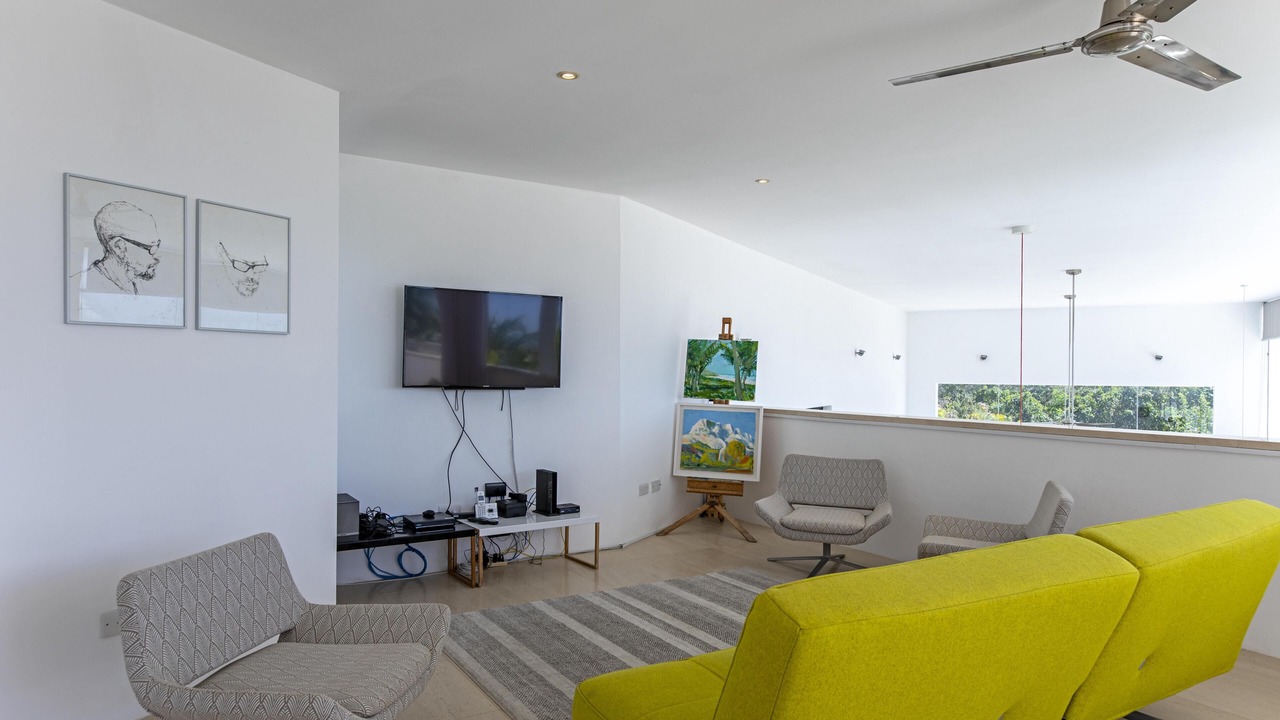 Photo of Livingroom in Weston