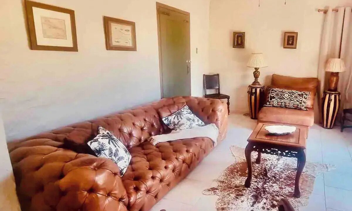 Photo of Livingroom in Halcyon Heights