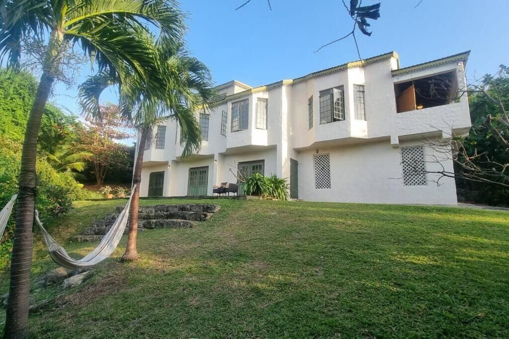Photo of Outdoor in Halcyon Heights