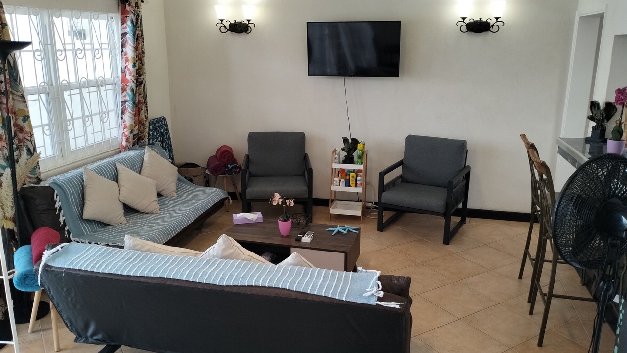 Photo of Bedroom in Oistins
