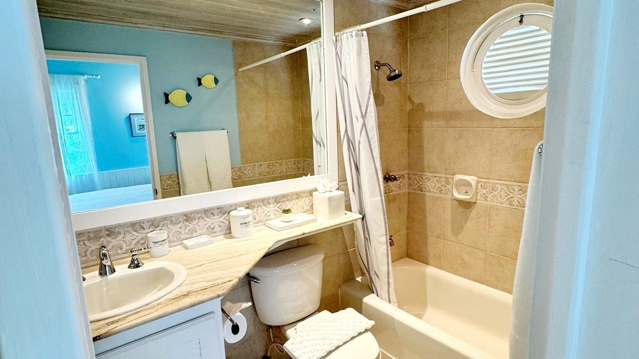 Photo of Bathroom in Porters