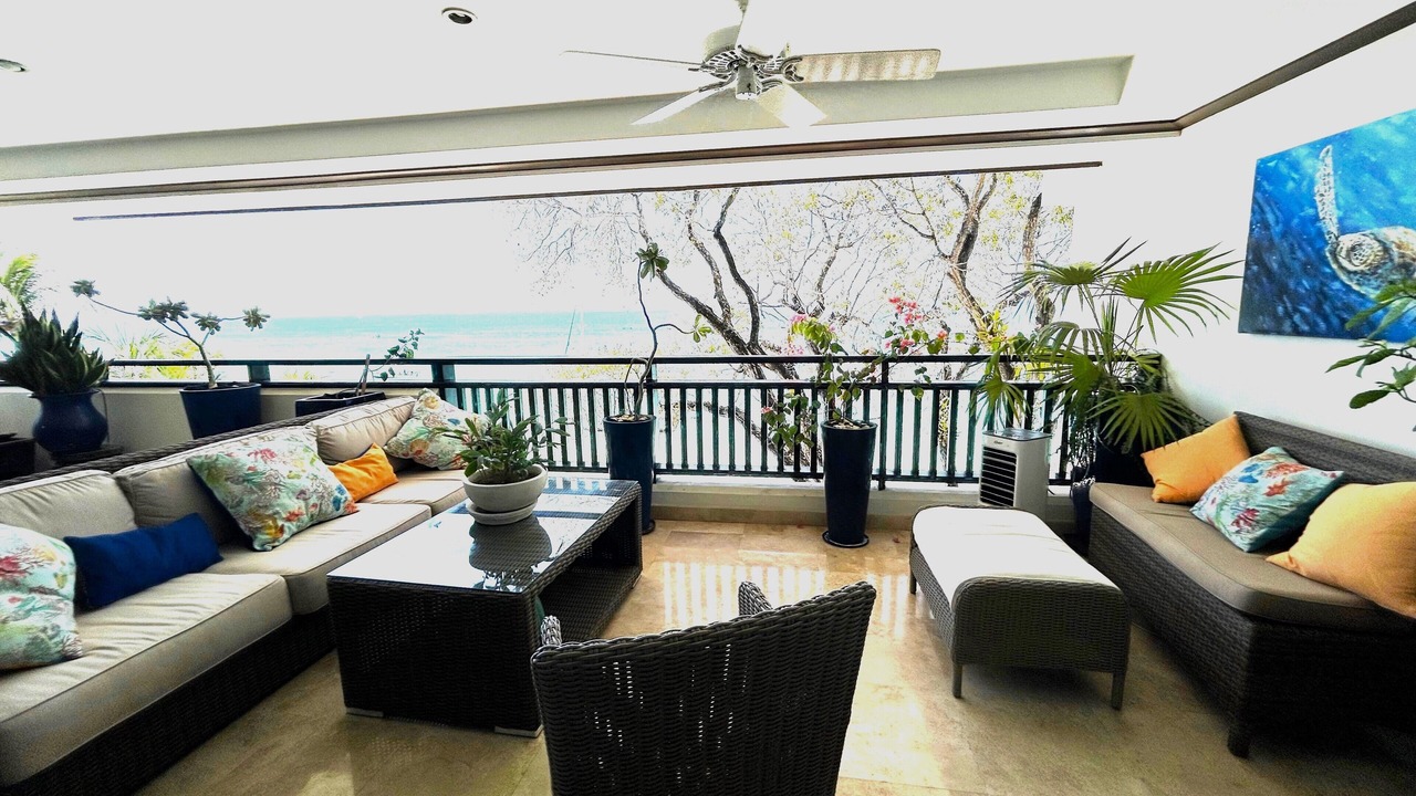 Photo of Livingroom in Weston