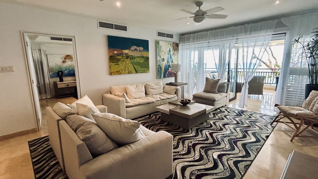 Photo of Livingroom in Weston