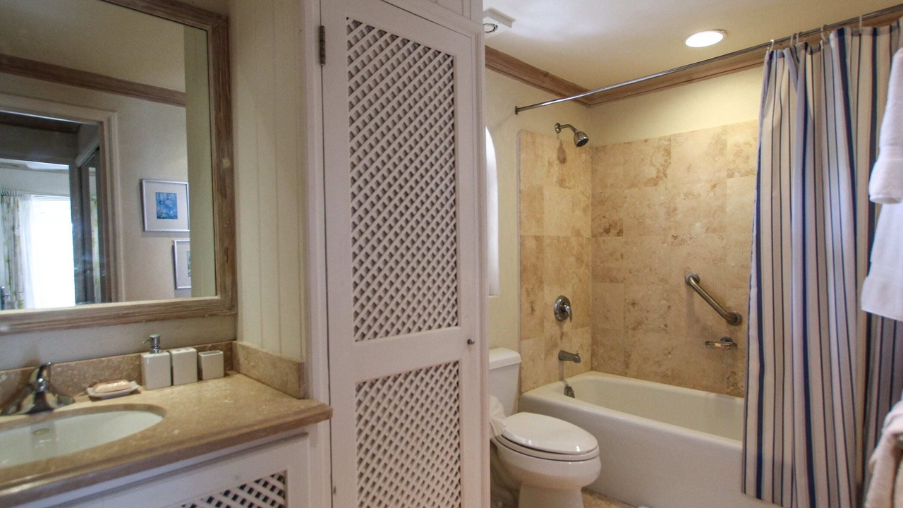 Photo of Bathroom in Mount Standfast