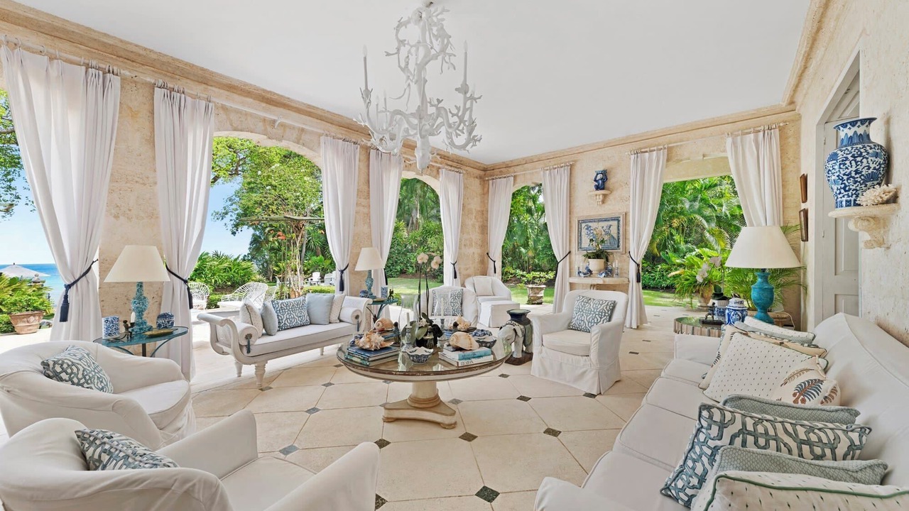 Photo of Livingroom in Weston