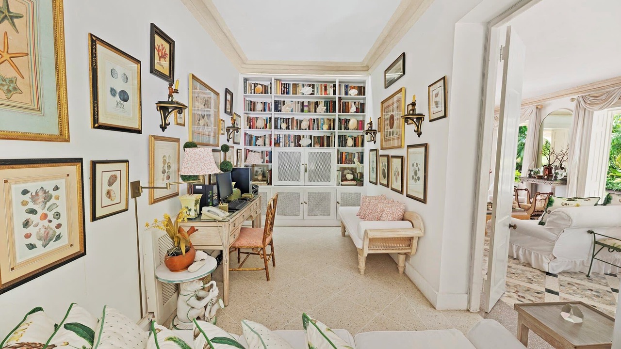 Photo of Livingroom in Weston