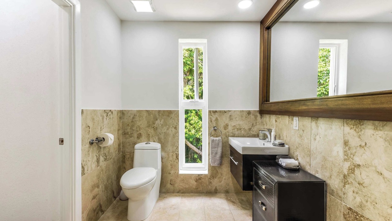 Photo of Bathroom in Halcyon Heights