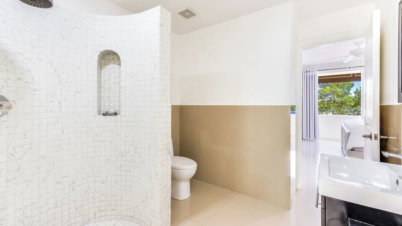 Photo of Bathroom in Halcyon Heights
